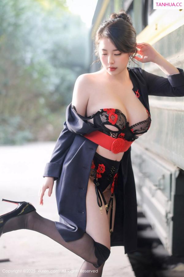 白茹雪  [XiuRen]高清写真图 2025.04.15 No.10155 白茹雪abby 空姐制服第65张图片